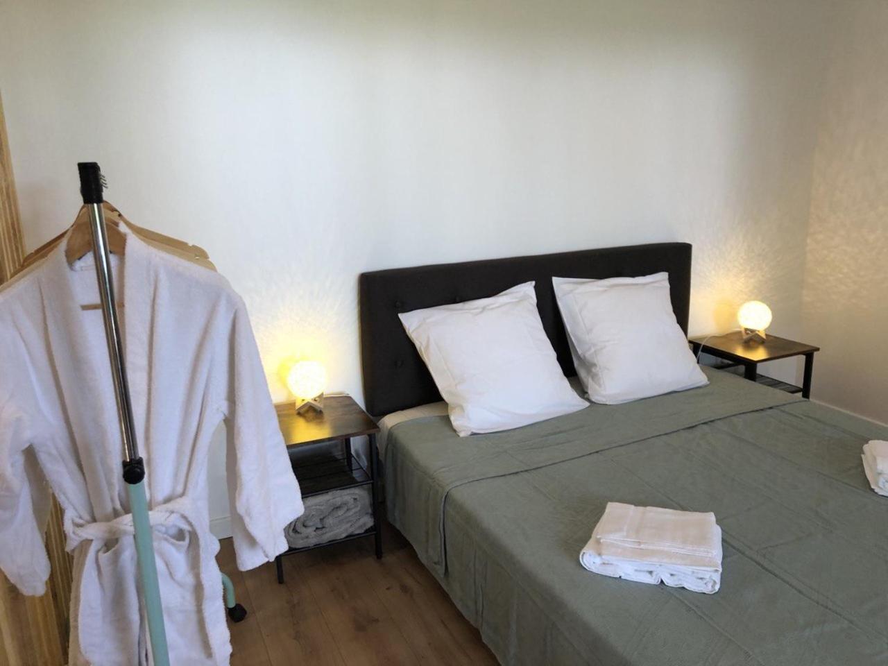 Les Cabanes Du Lac - Spa - Petit Dejeune - Cabane Du Frene & Cabane Du Chene Premium Sevignacq Ngoại thất bức ảnh